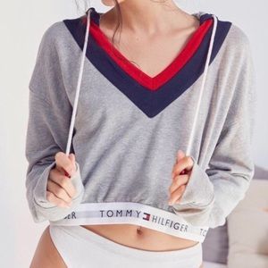 Grey Tommy Hilfiger cropped hoodie